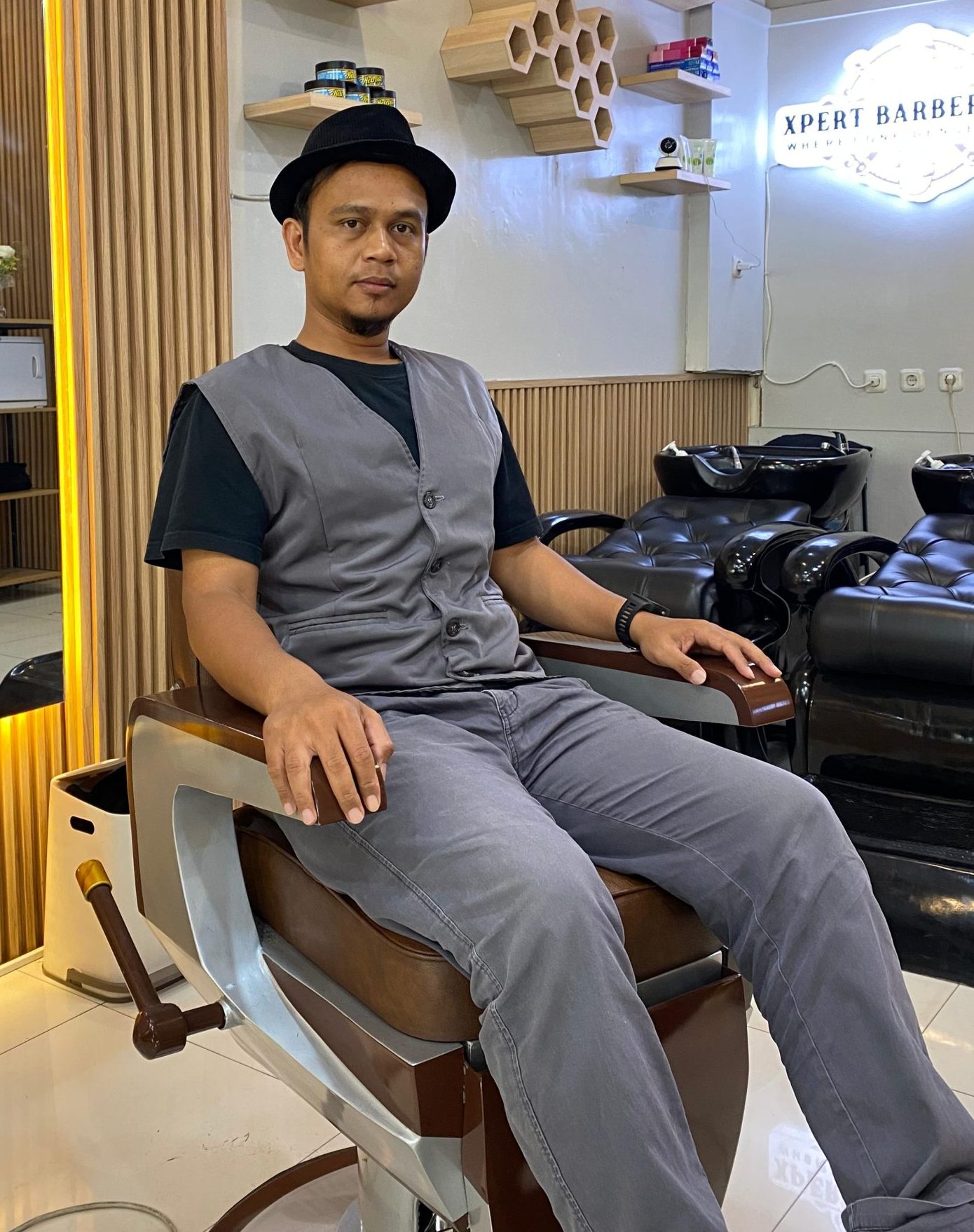 Stylist Angga – Barber & Relaxation Care